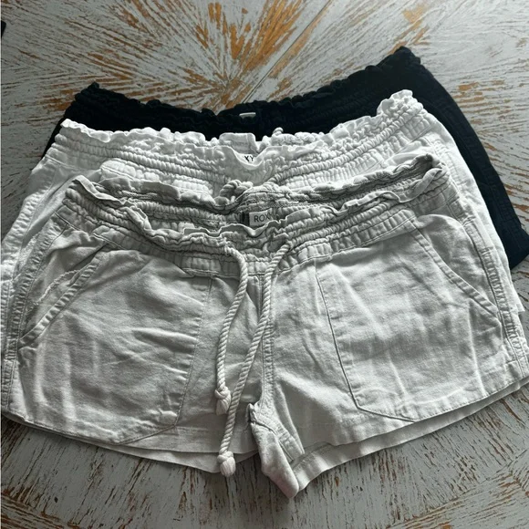 3 pairs of Roxy Women's Black , White and Tan Shorts - Picture 3 of 8